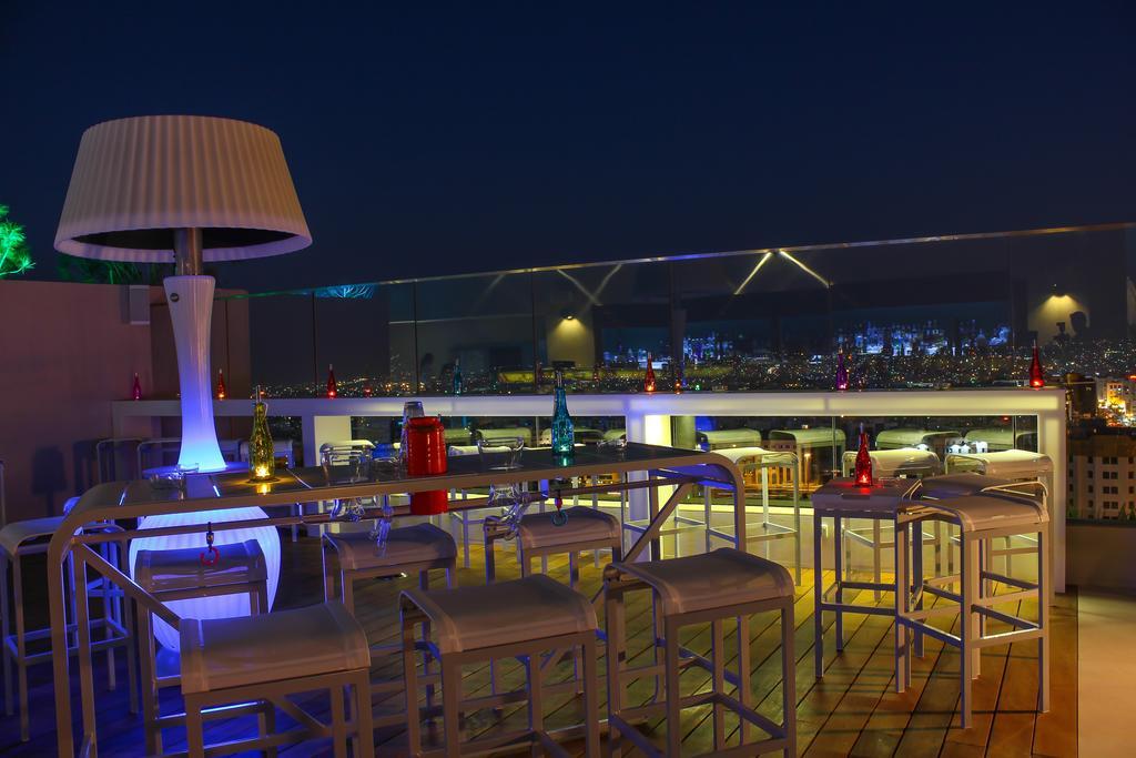 Regency Palace Amman Exterior foto Skyline Bar