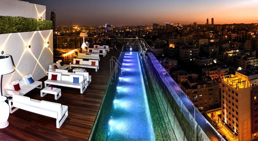 Regency Palace Amman Exterior foto The rooftop pool at the White