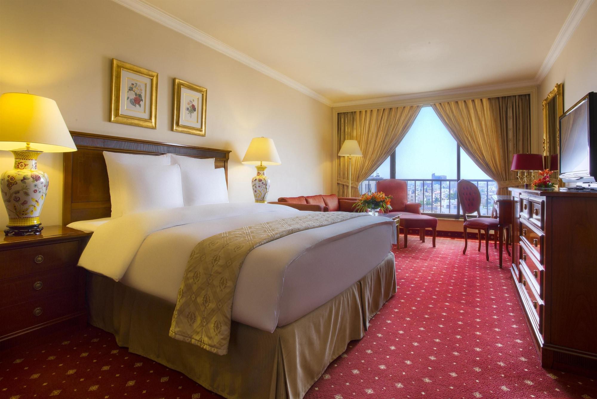 Regency Palace Amman Exterior foto A room at the Grand Hyatt Hotel, Amman