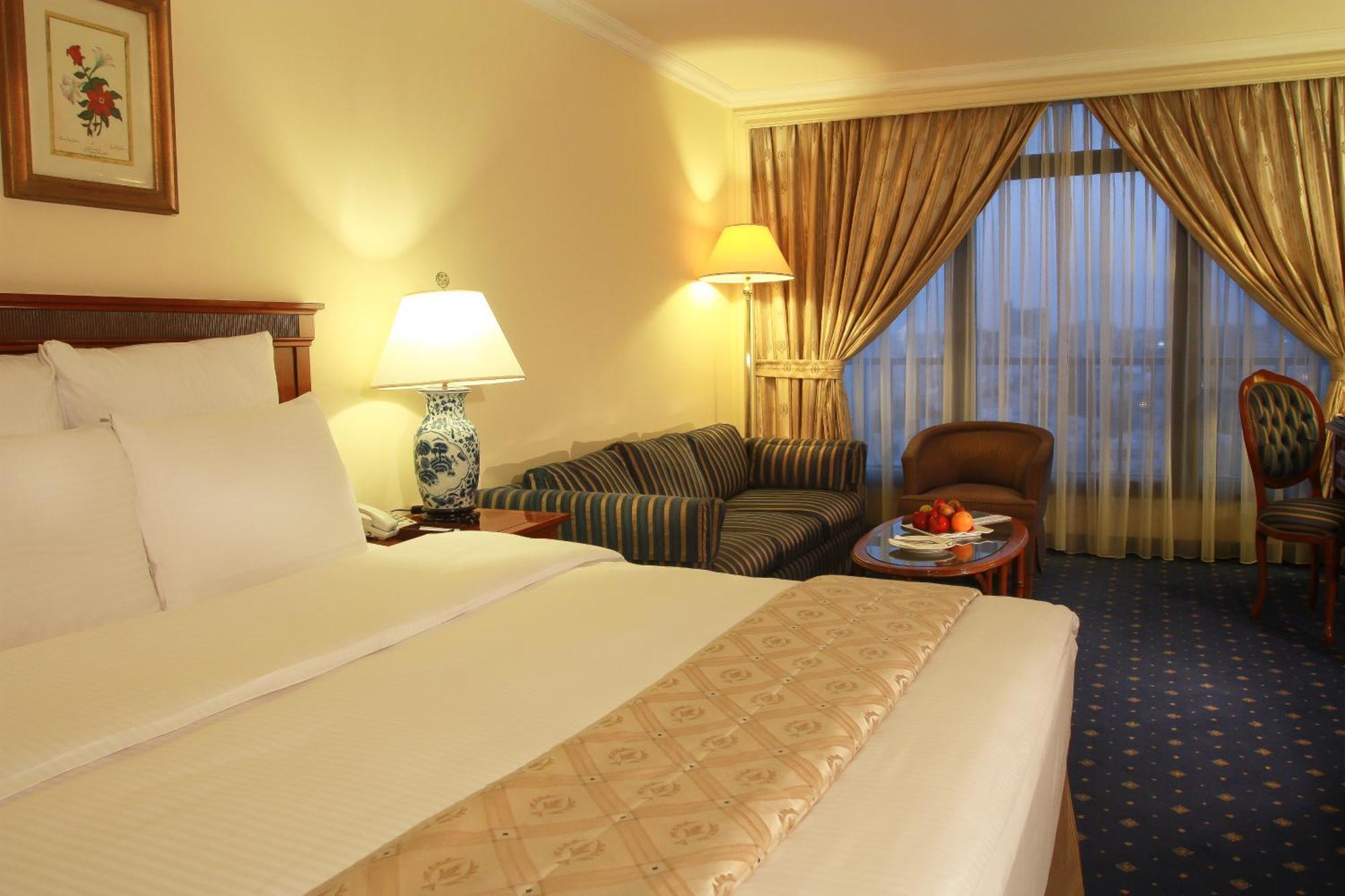 Regency Palace Amman Cameră foto A room at the hotel