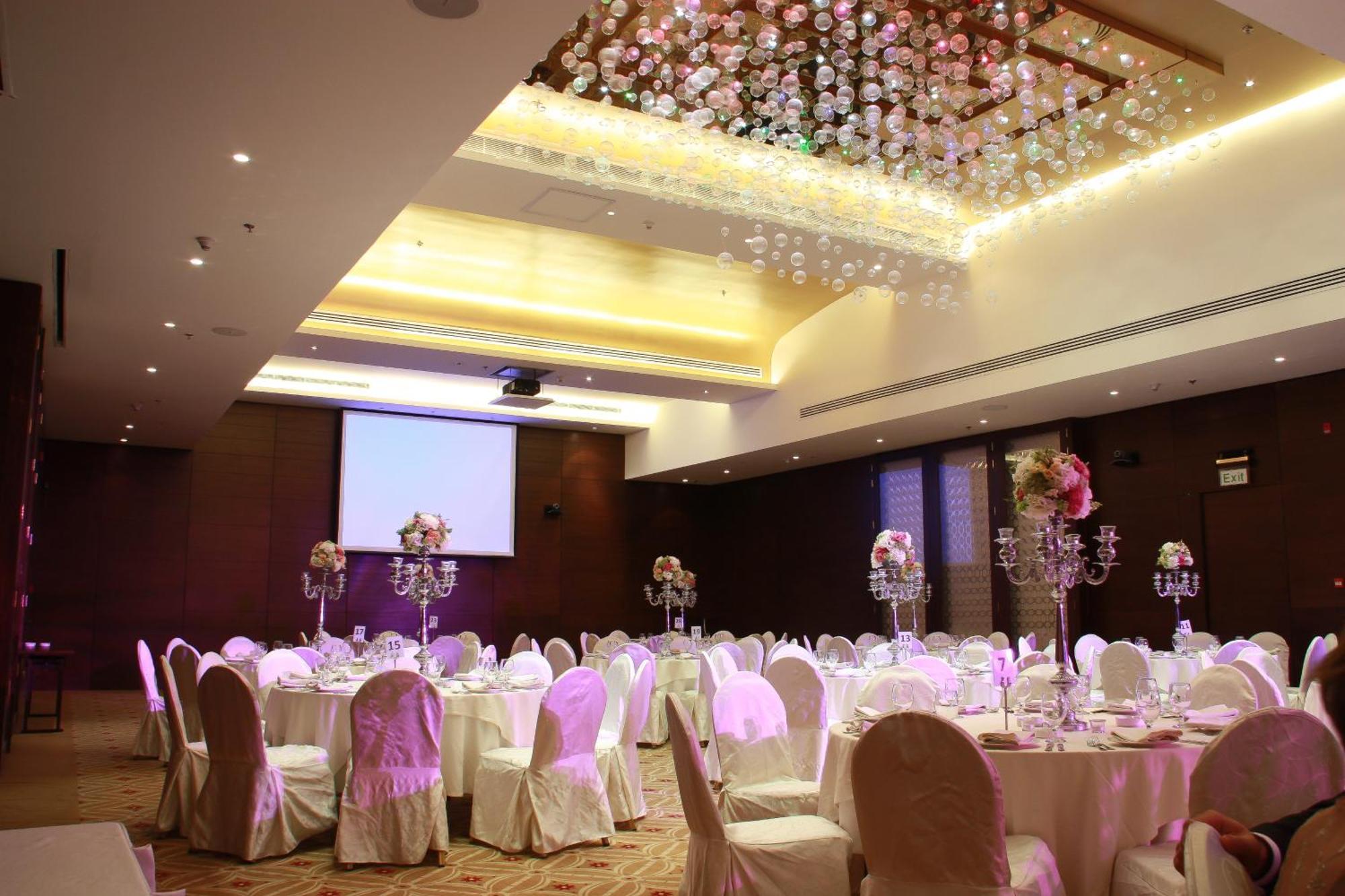Regency Palace Amman Exterior foto The ballroom at the hotel
