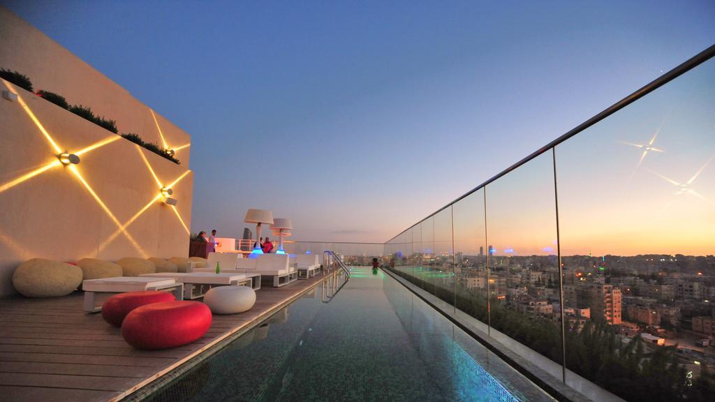 Regency Palace Amman Exterior foto Skyline rooftop bar