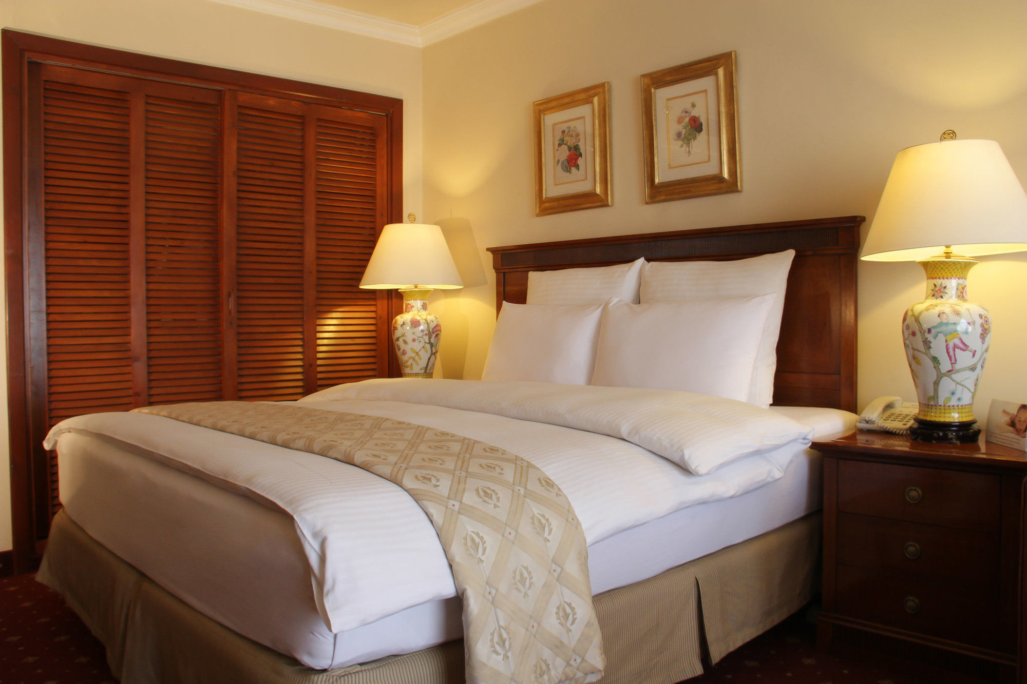 Regency Palace Amman Exterior foto A bedroom