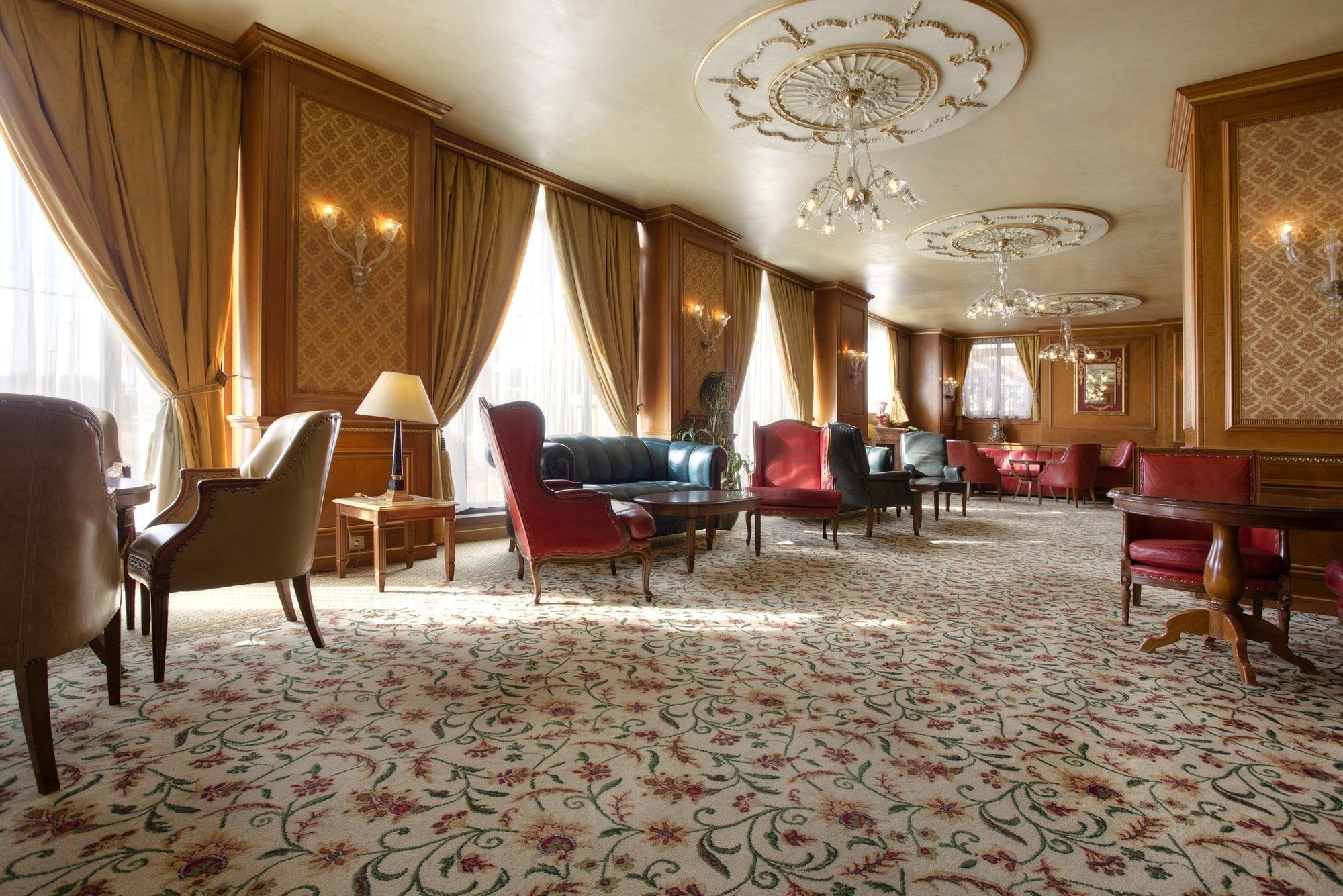 Regency Palace Amman Exterior foto Interior of the hotel