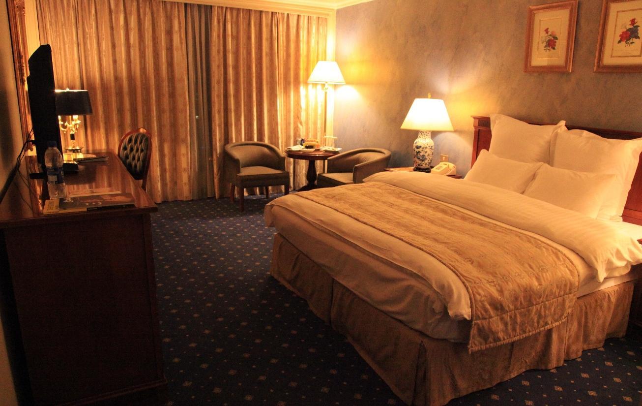 Regency Palace Amman Exterior foto A room at the hotel