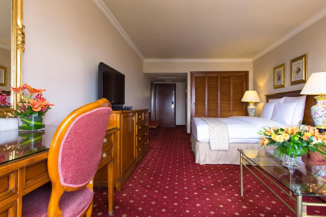 Regency Palace Amman Exterior foto A room at the hotel