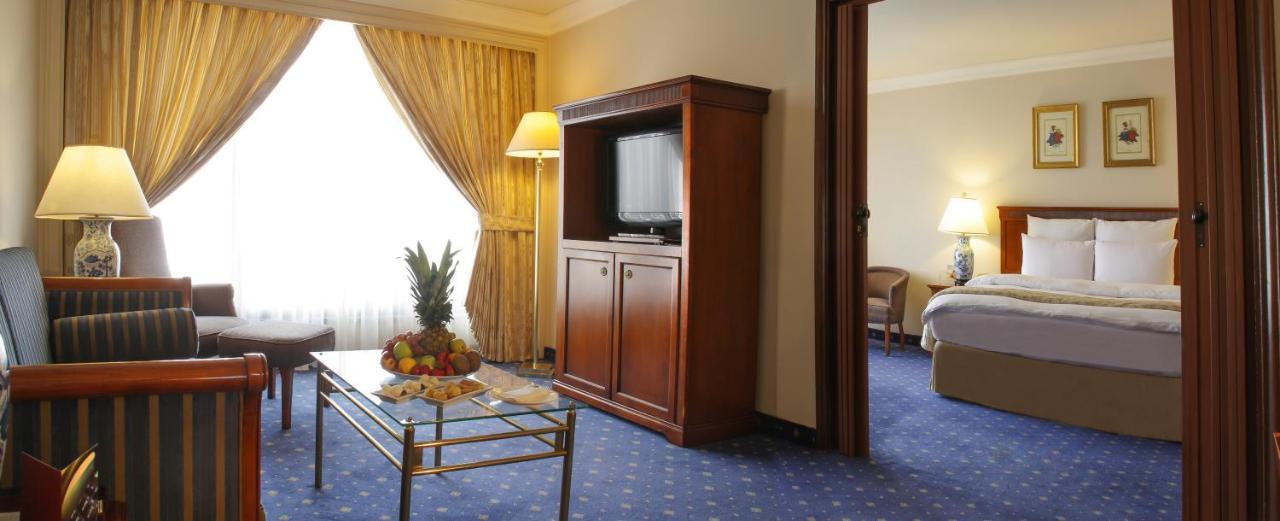 Regency Palace Amman Exterior foto A room at the hotel